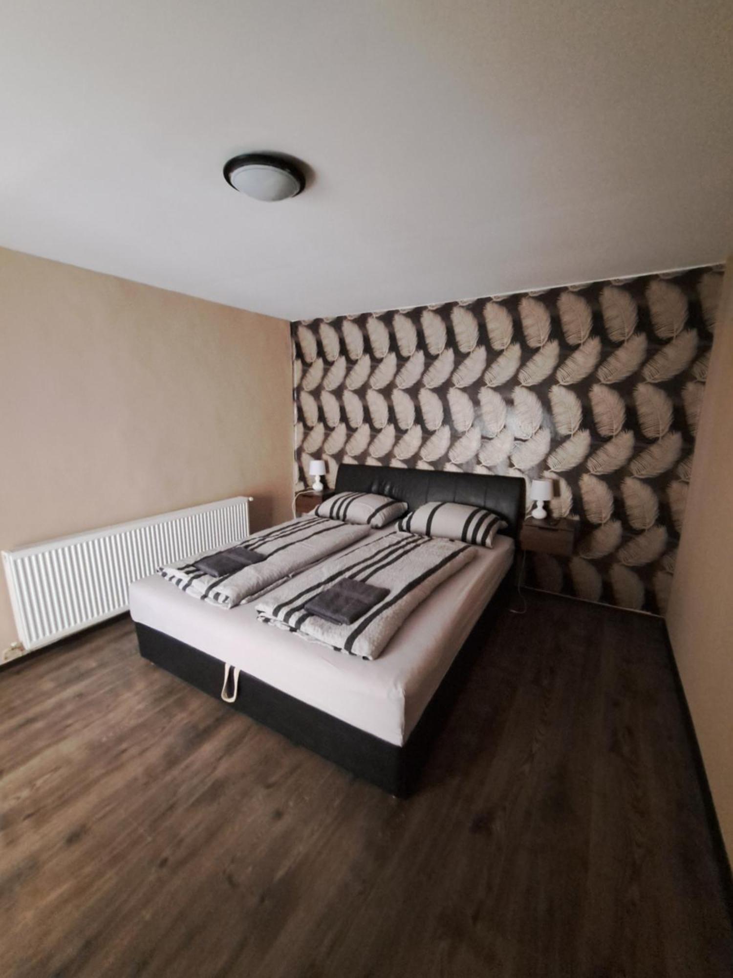 Vivien Apartman Fonyod Luaran gambar